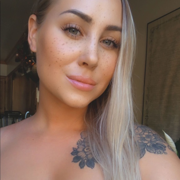 Meet your Posher, Vanessa - Picture 2 of 2